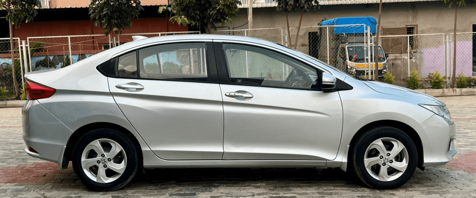 A Comprehensive Guide to Buying a Used Car in Bangalore CM Cars