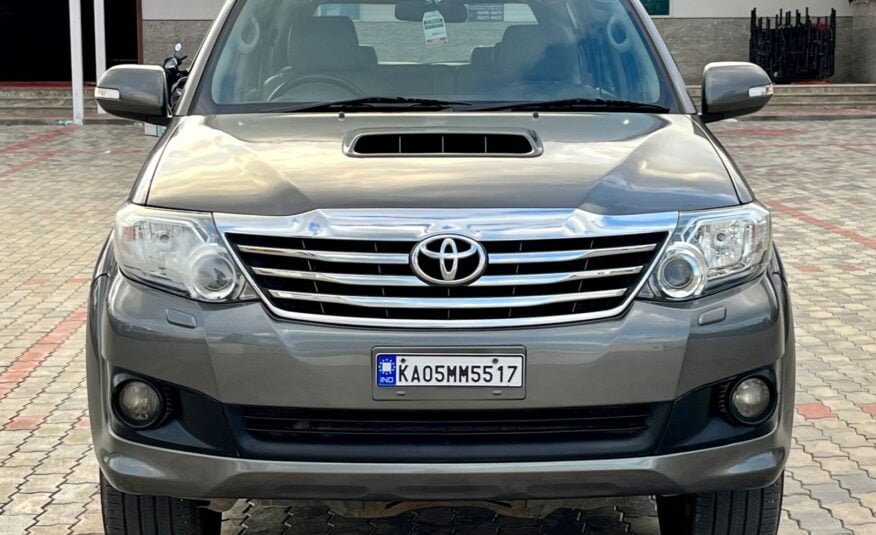 Toyota FORTUNER 3.0 4WD 2013