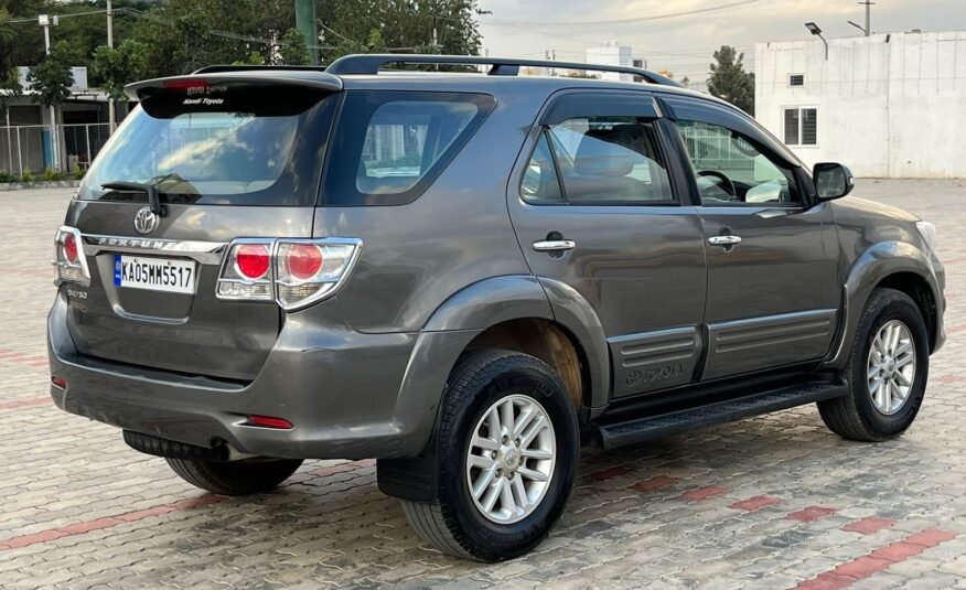 Toyota FORTUNER 3.0 4WD 2013