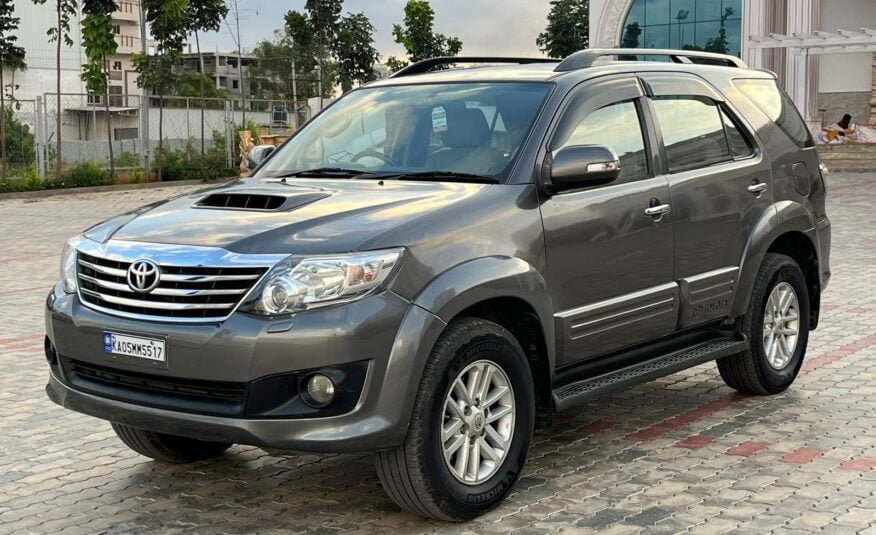 Toyota FORTUNER 3.0 4WD 2013