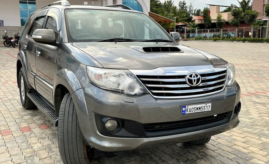 Toyota FORTUNER 3.0 4WD 2013