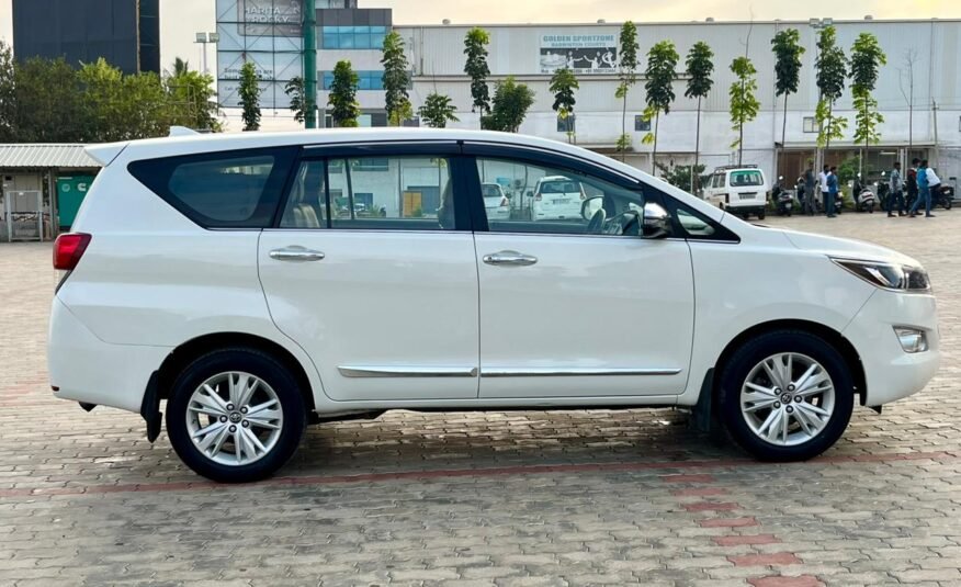 Toyota Innova crysta 2.8 Z (Automatic)