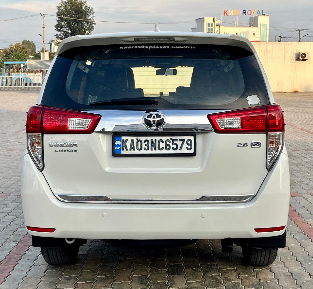 Toyota Innova crysta 2.8 Z (Automatic)