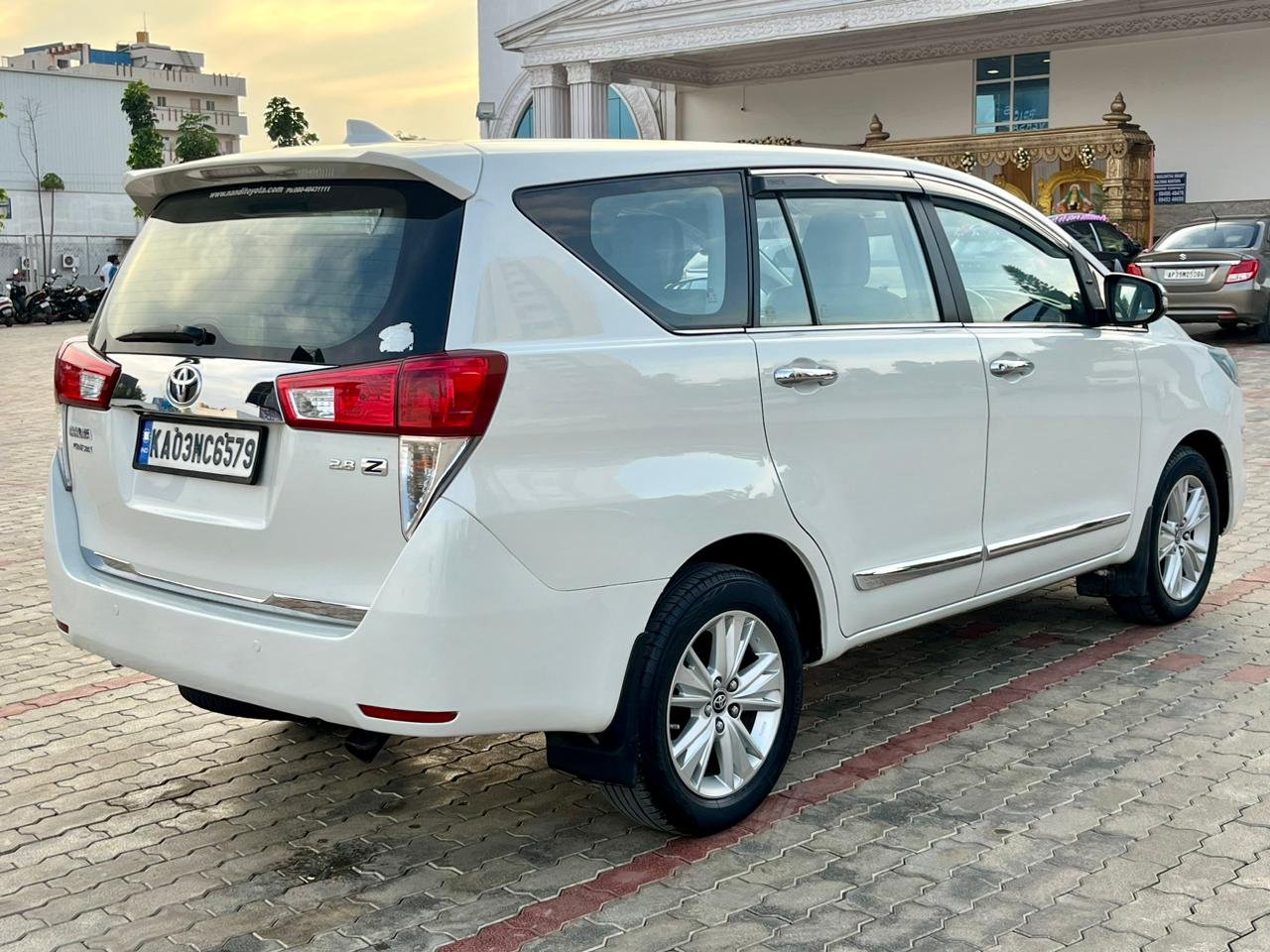 Toyota Innova crysta 2.8 Z (Automatic)