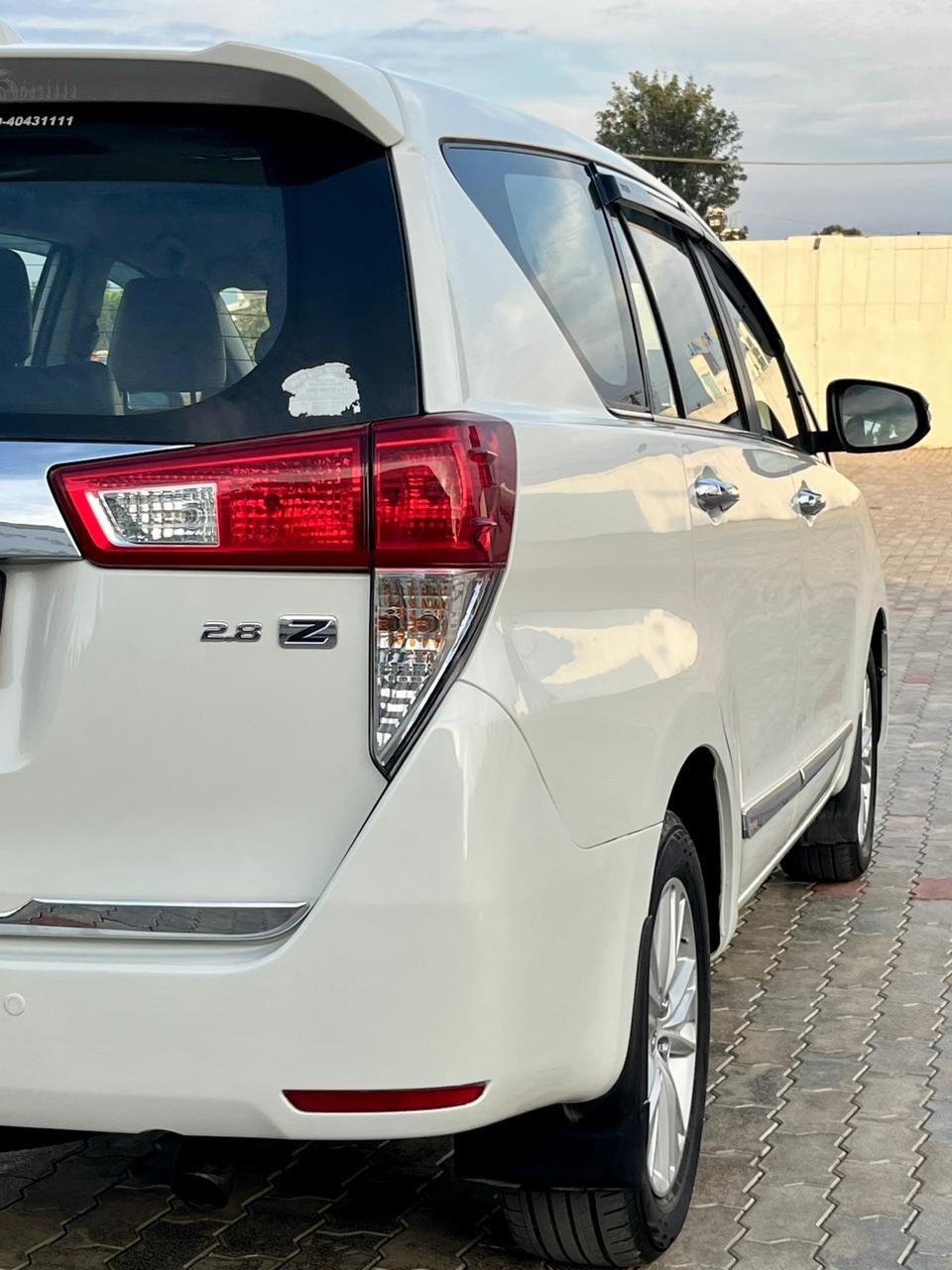 Toyota Innova crysta 2.8 Z (Automatic)