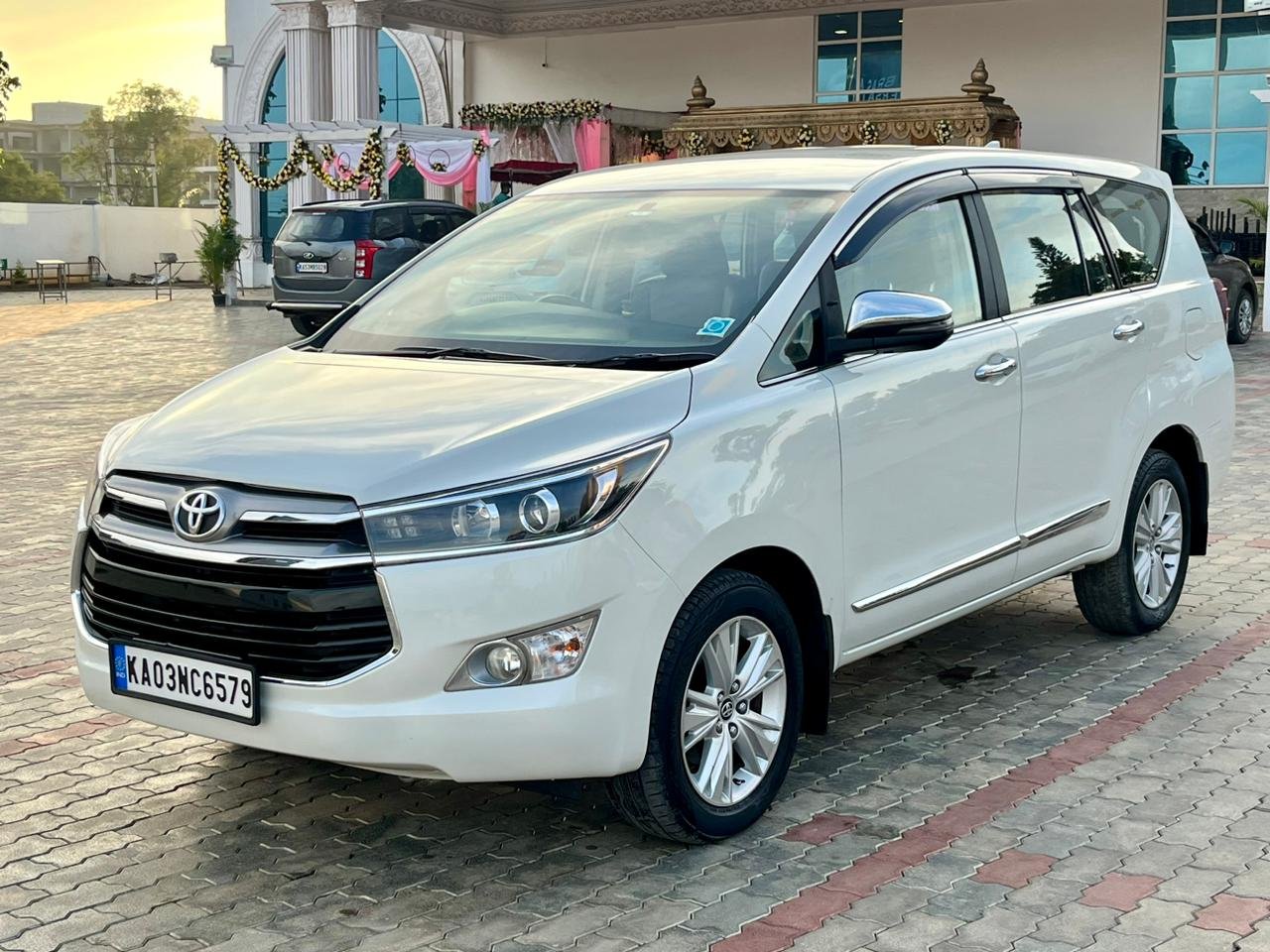 Toyota Innova crysta 2.8 Z (Automatic)