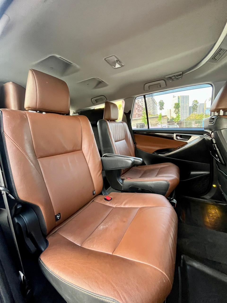 Toyota Innova crysta 2.8 Z (Automatic)