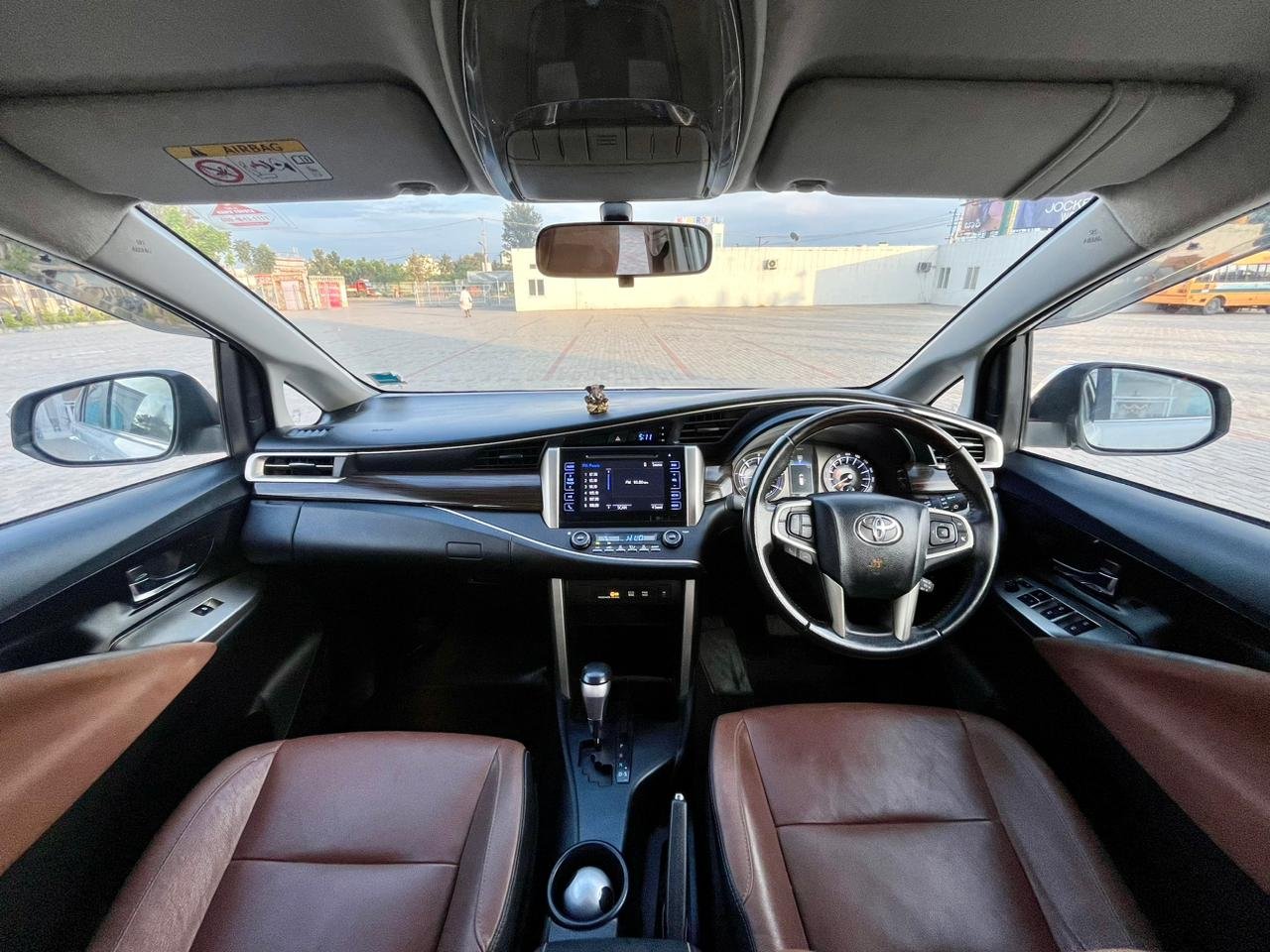 Toyota Innova crysta 2.8 Z (Automatic)