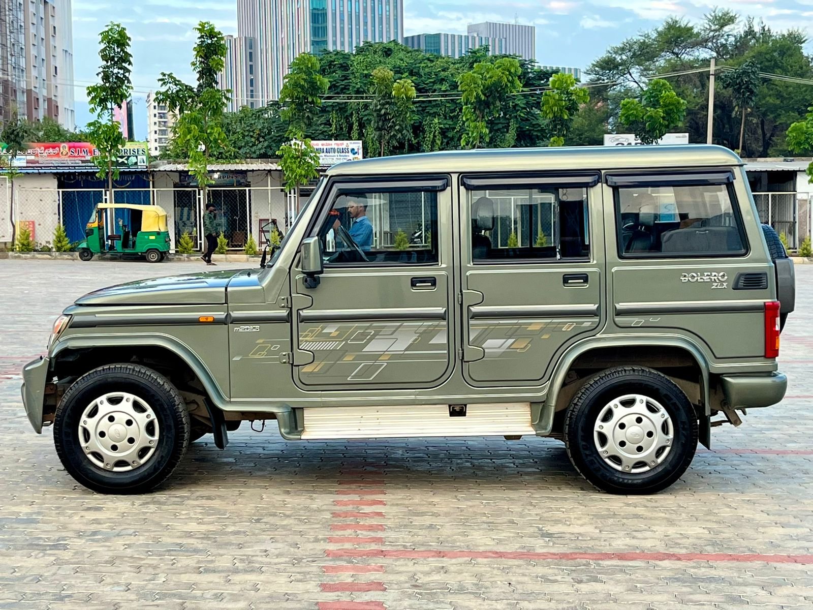 Mahindra Bolero ZLX Microhybrid