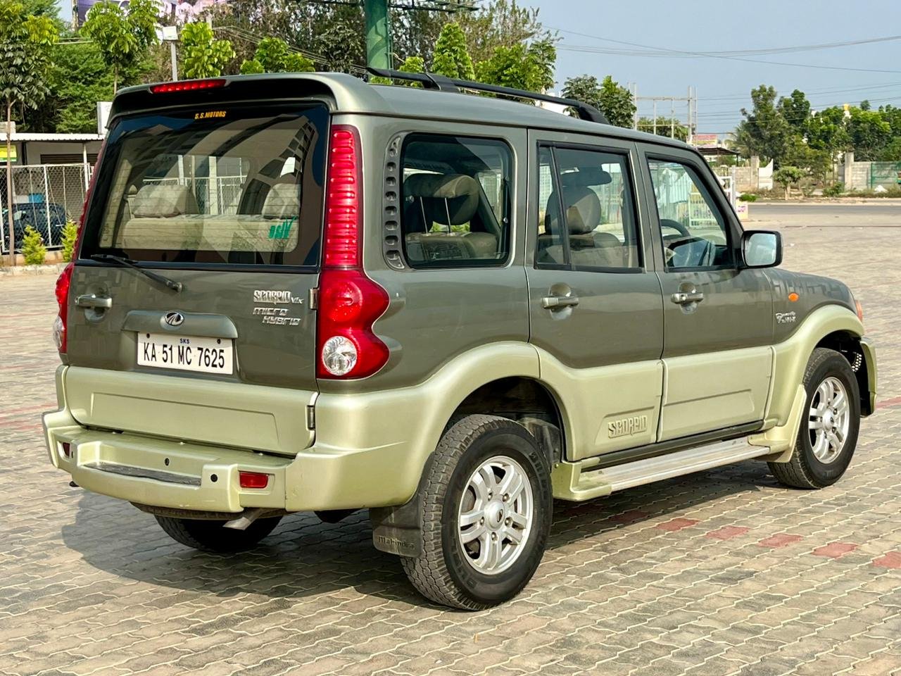 Mahindra Scorpio VLX- 2nd Owner 2012