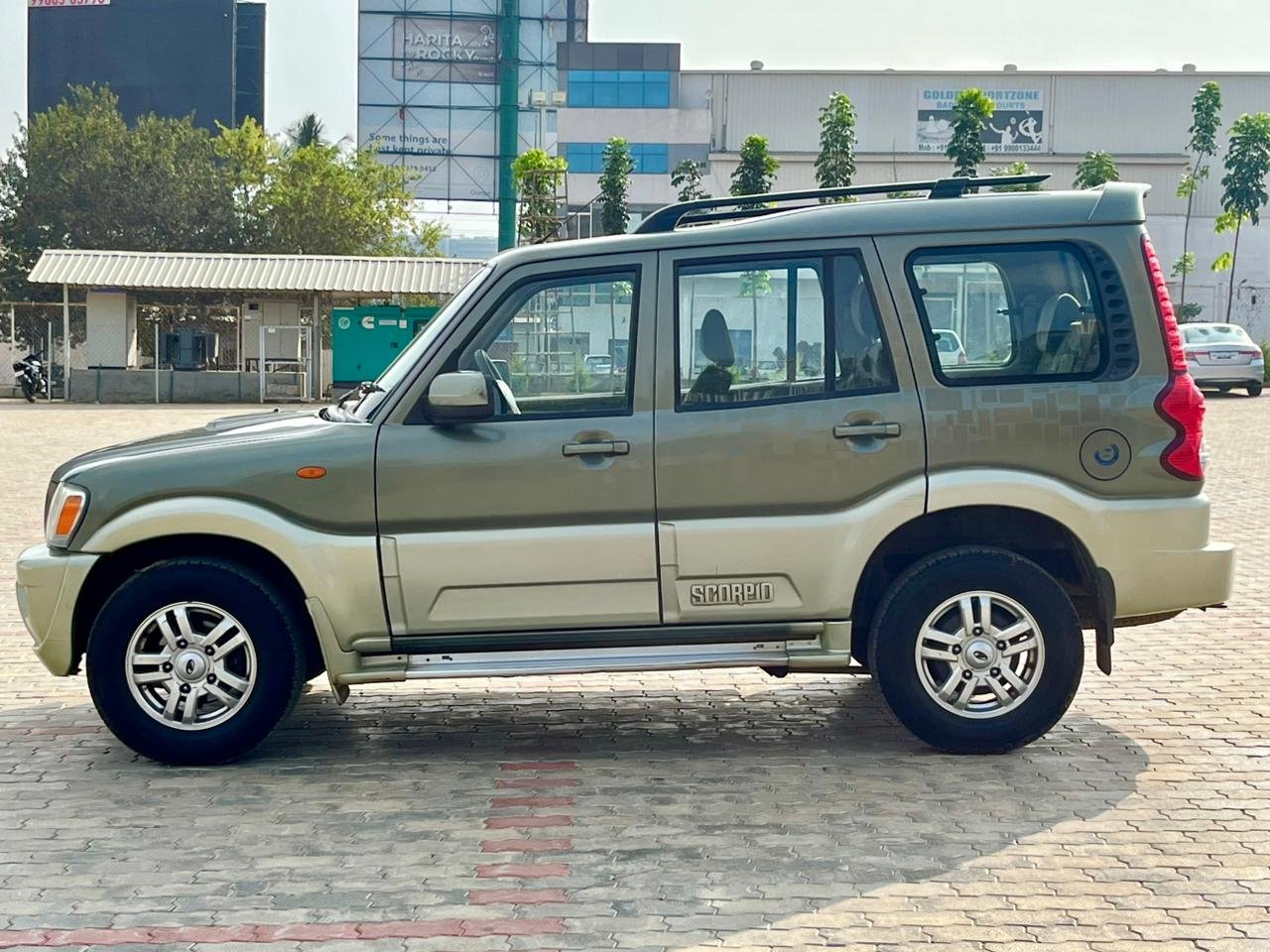 Mahindra Scorpio VLX- 2nd Owner 2012