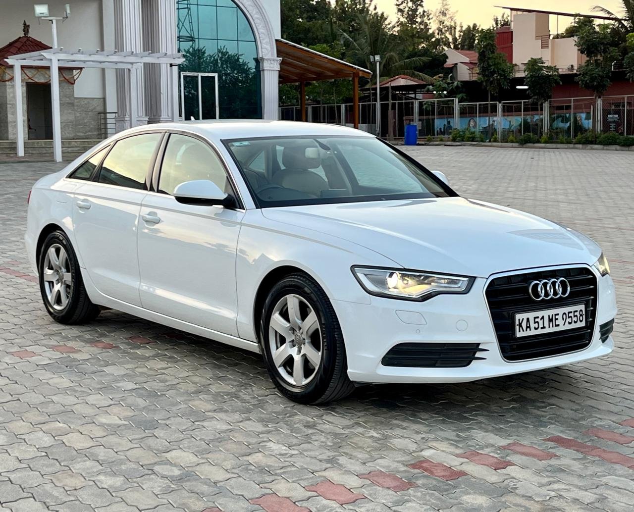 Audi A6 2.0 TDI- White 2nd Owner – 2014