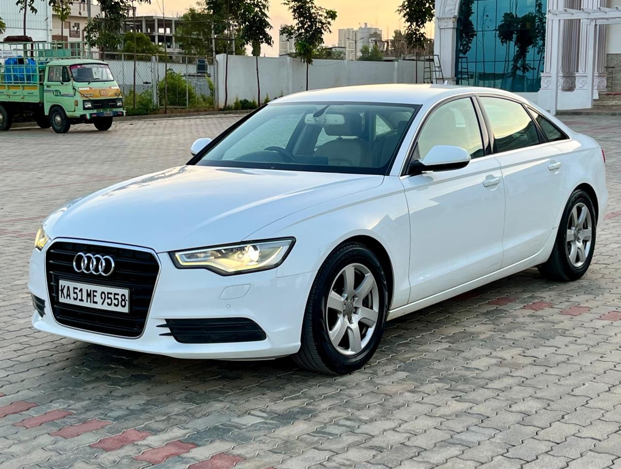 Audi A6 2.0 TDI- White 2nd Owner – 2014