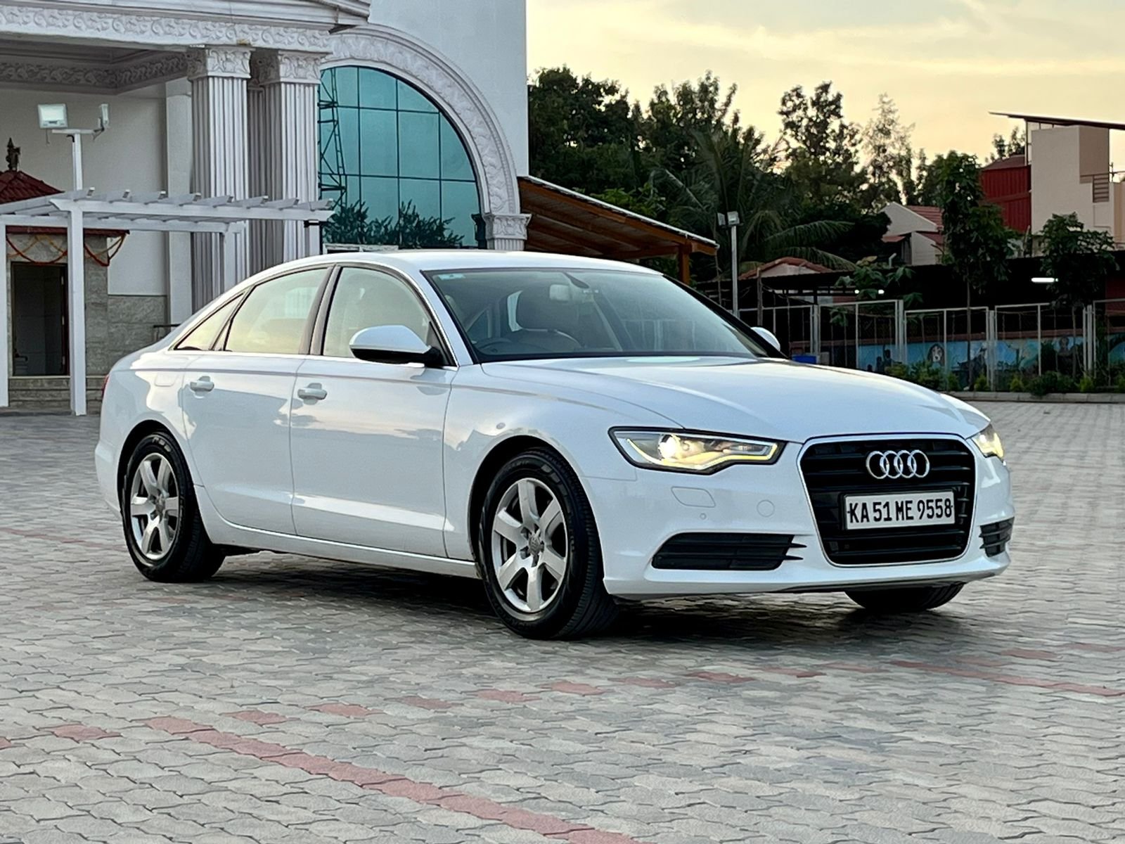 Audi A6 2.0 TDI- White 2nd Owner – 2014