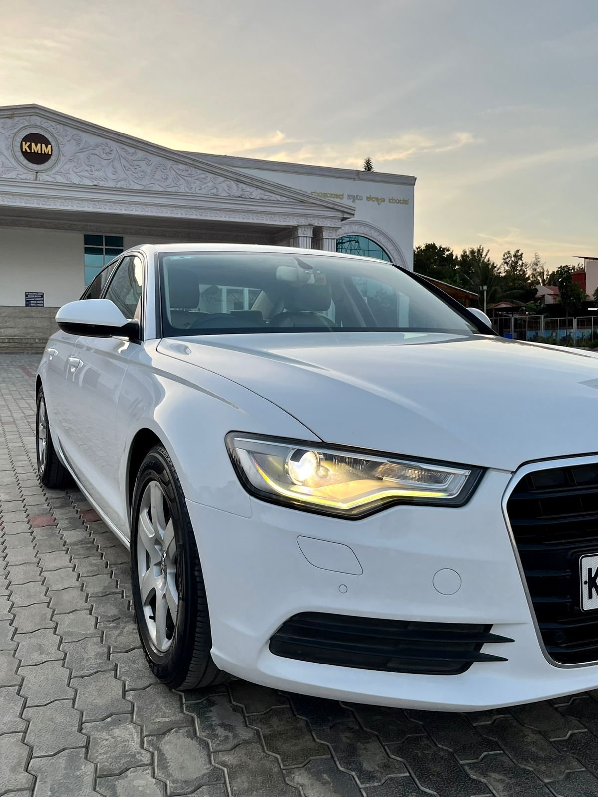 Audi A6 2.0 TDI- White 2nd Owner – 2014