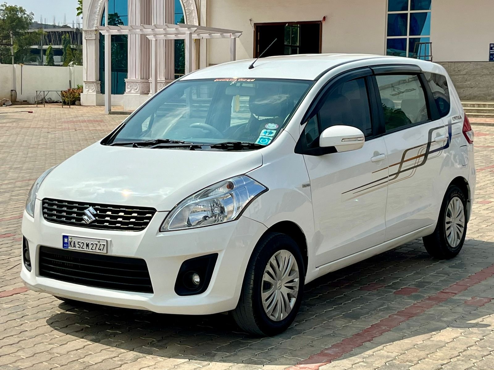 Maruthi Suzuki Ertiga ZDI – White – 2013