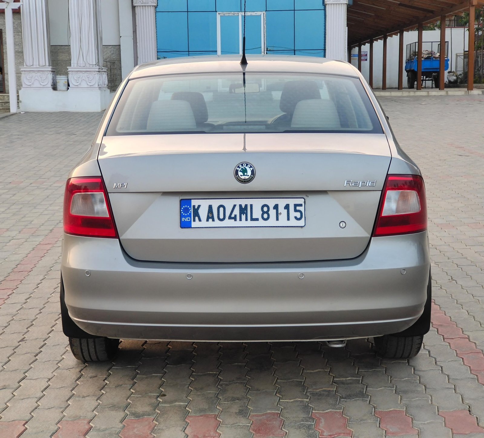 Skoda Rapid 1.6 Elegance AT (2013)