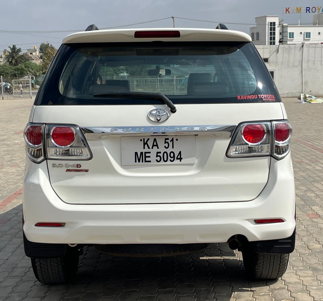 TOYOTA FORTUNER 3.0L 2WD AT 2013