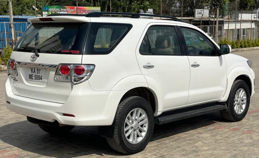 TOYOTA FORTUNER 3.0L 2WD AT 2013