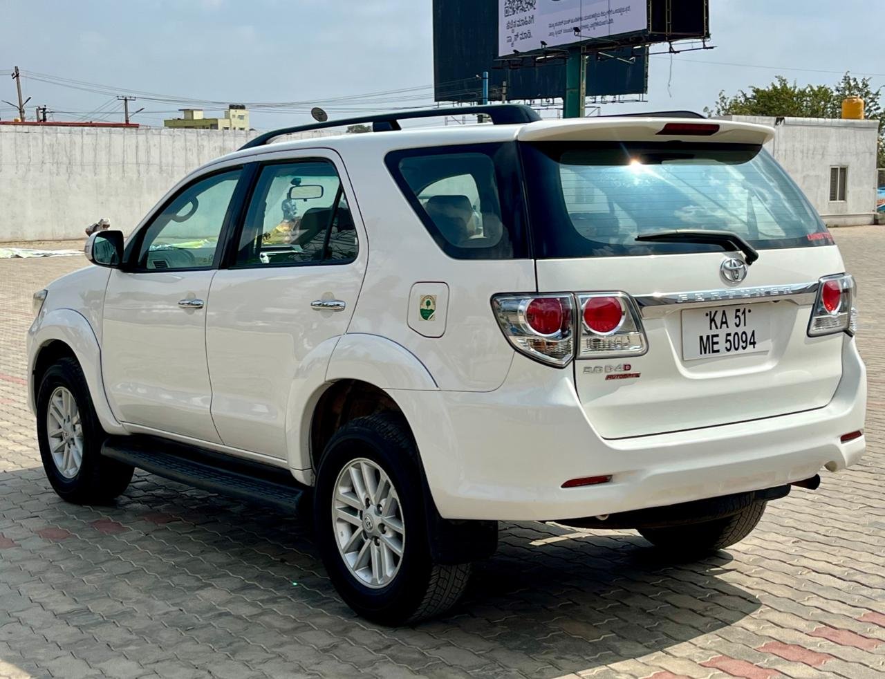TOYOTA FORTUNER 3.0L 2WD AT 2013