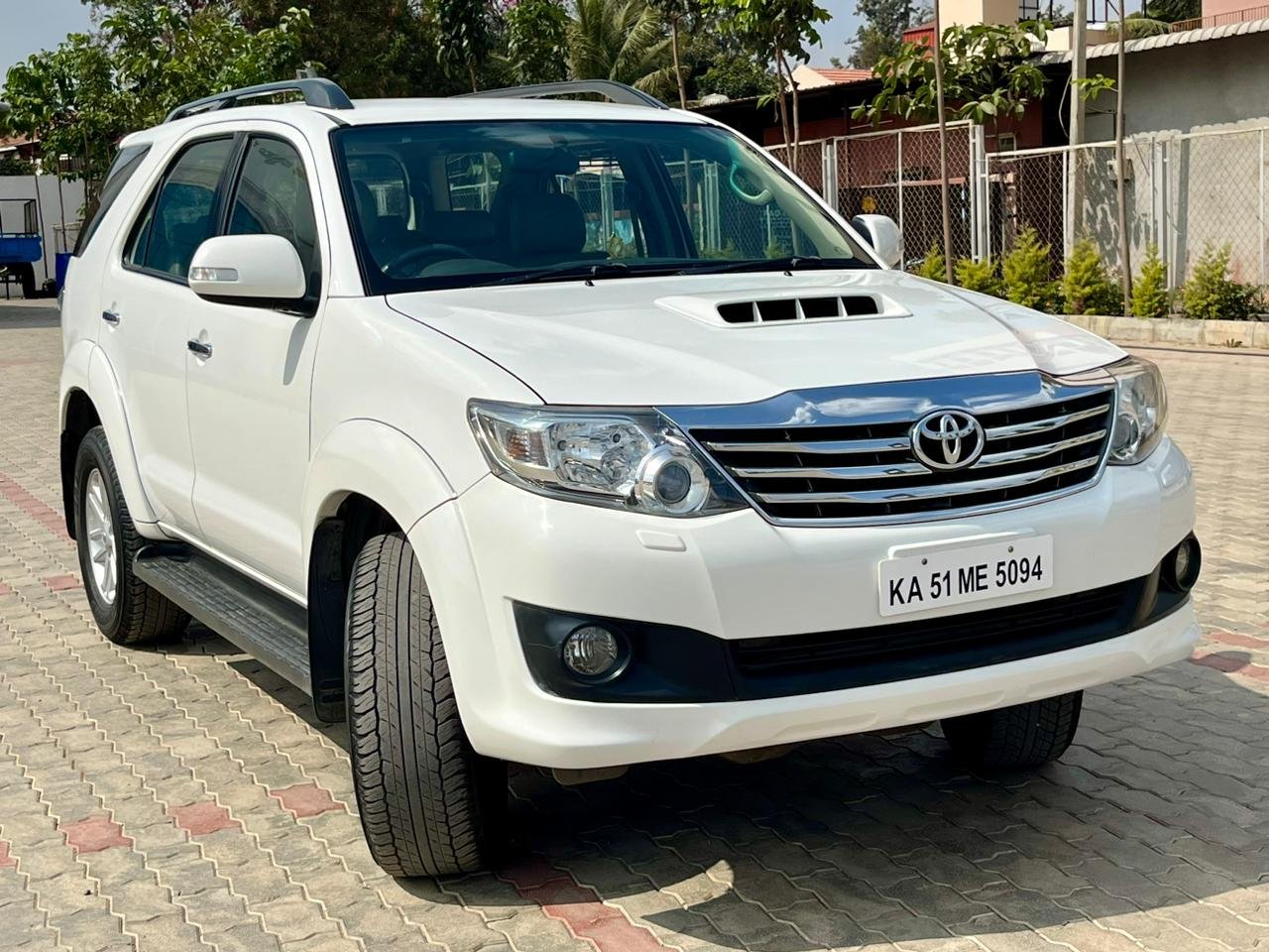 TOYOTA FORTUNER 3.0L 2WD AT 2013