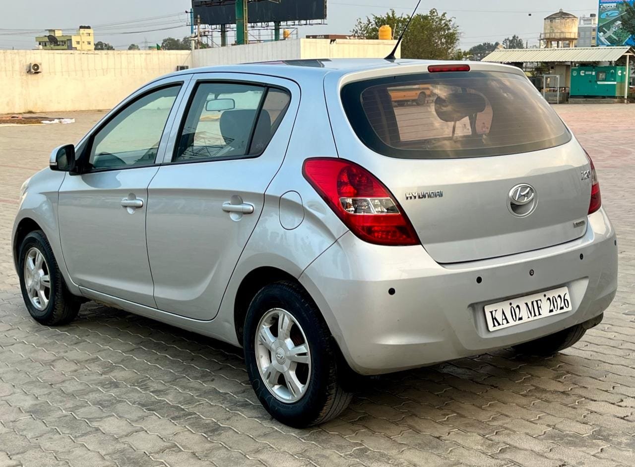 Hyundai I20 Sportz 1.2, Silver 2011