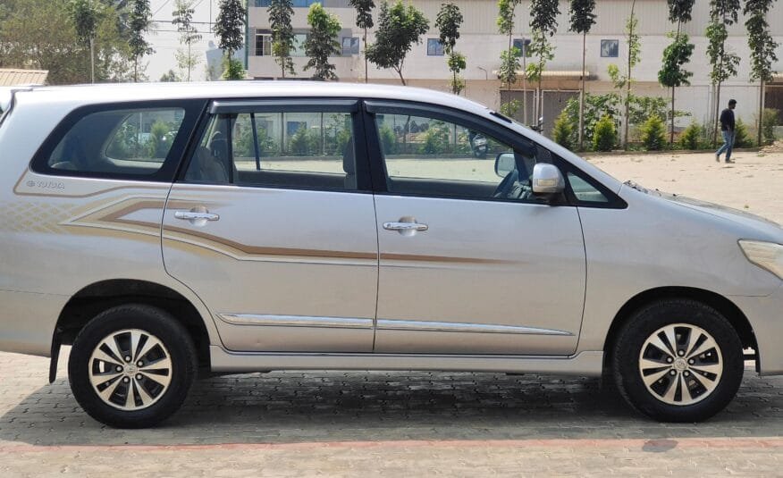 2016 Toyota Innova 2.5 V, Diesel