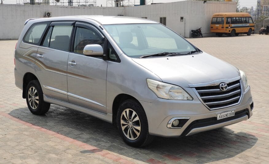 2016 Toyota Innova 2.5 V, Diesel