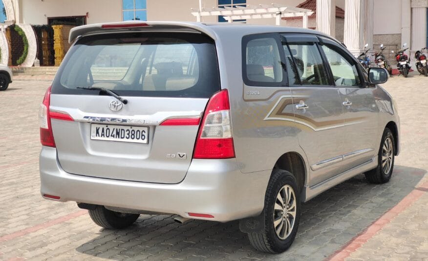 2016 Toyota Innova 2.5 V, Diesel