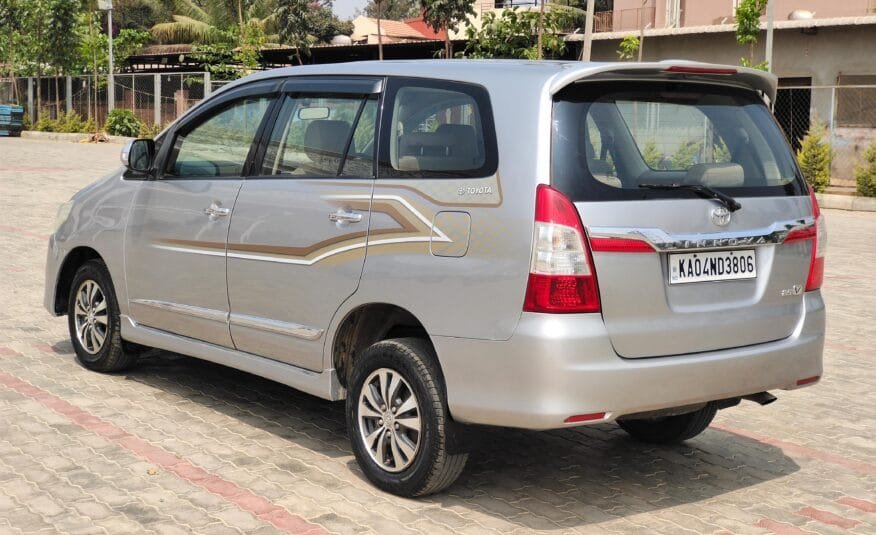 2016 Toyota Innova 2.5 V, Diesel