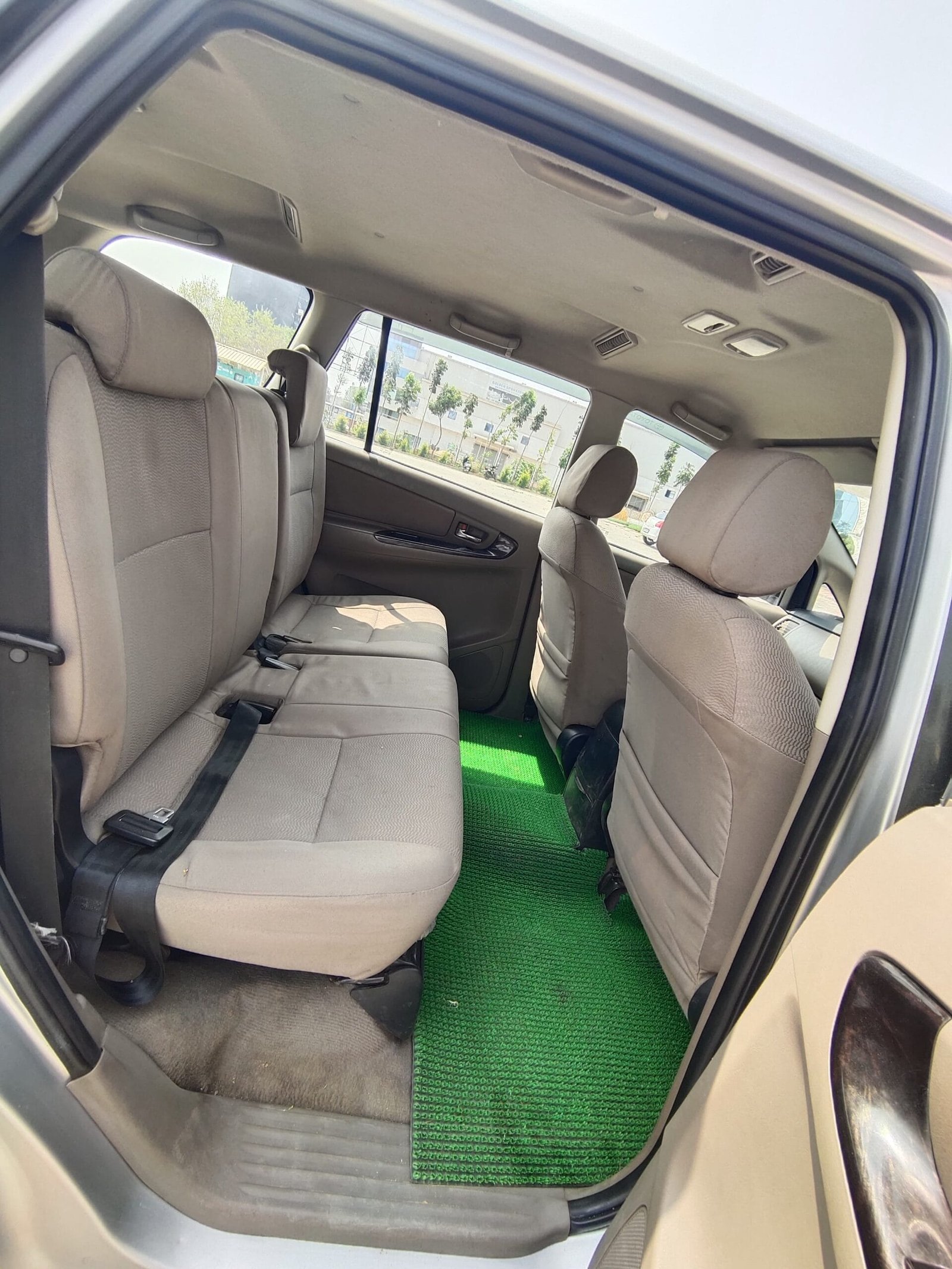 2016 Toyota Innova 2.5 V, Diesel