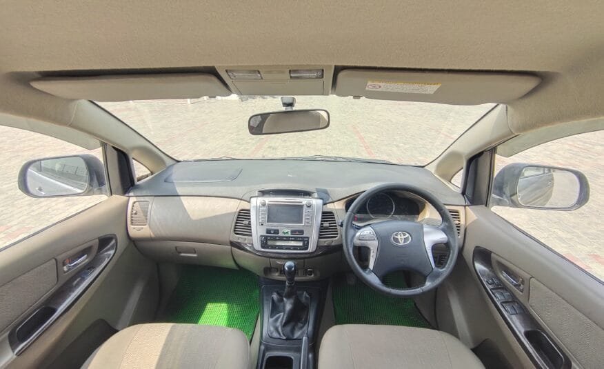 2016 Toyota Innova 2.5 V, Diesel