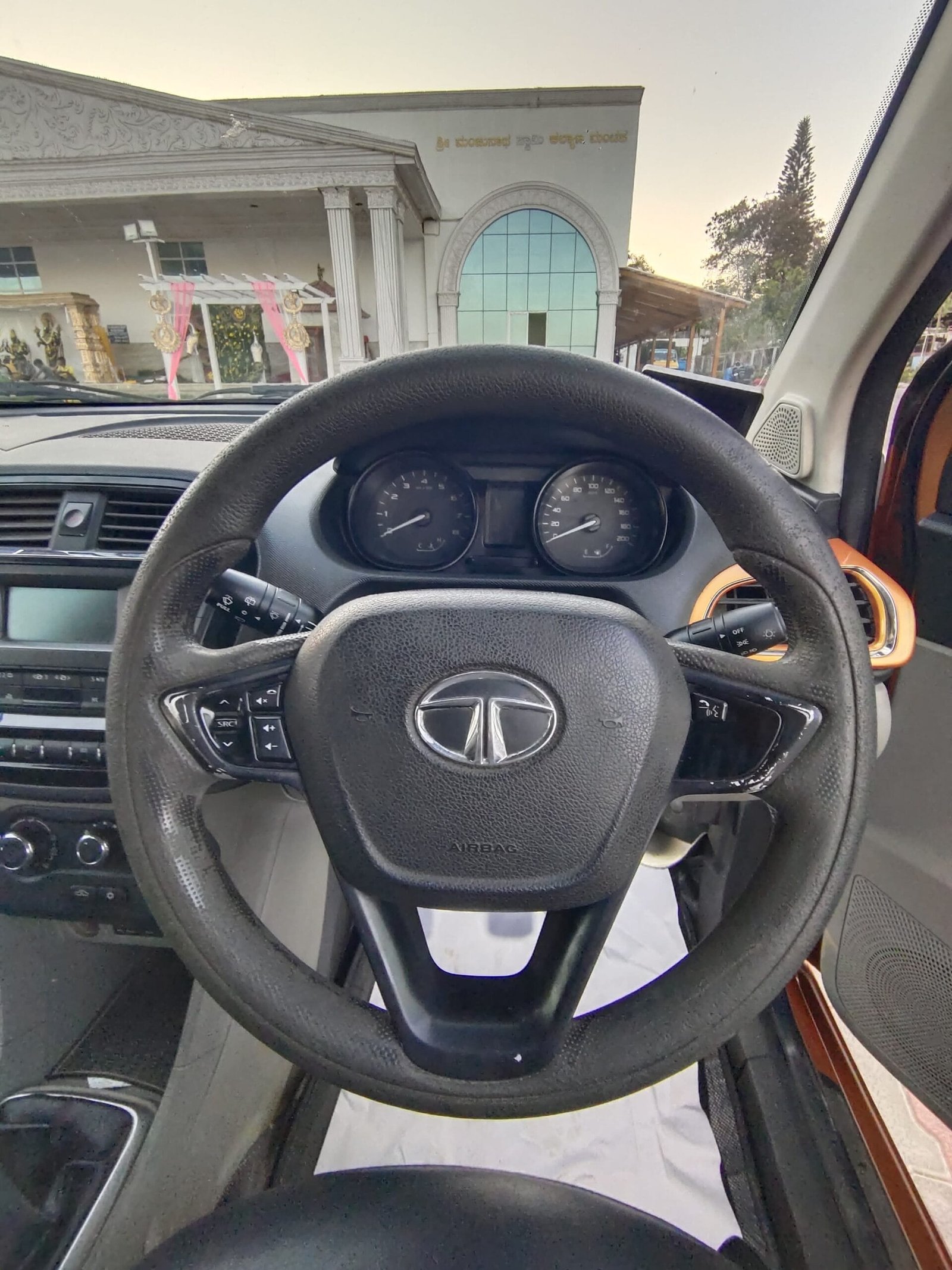 TATA MOTORS TIAGO XZ 1.2 RTN