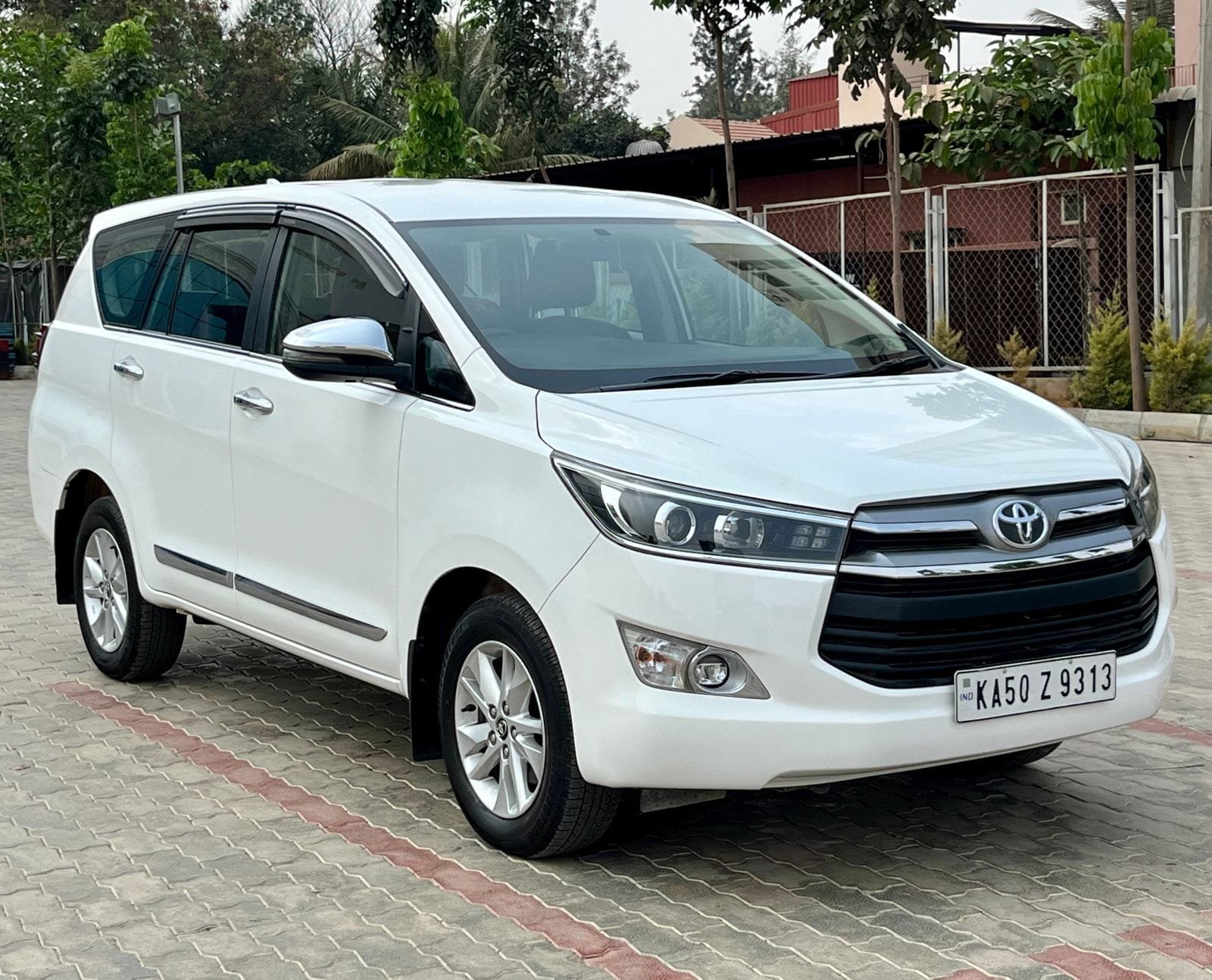 2019 Toyota Innova Crysta 2.4 V AT
