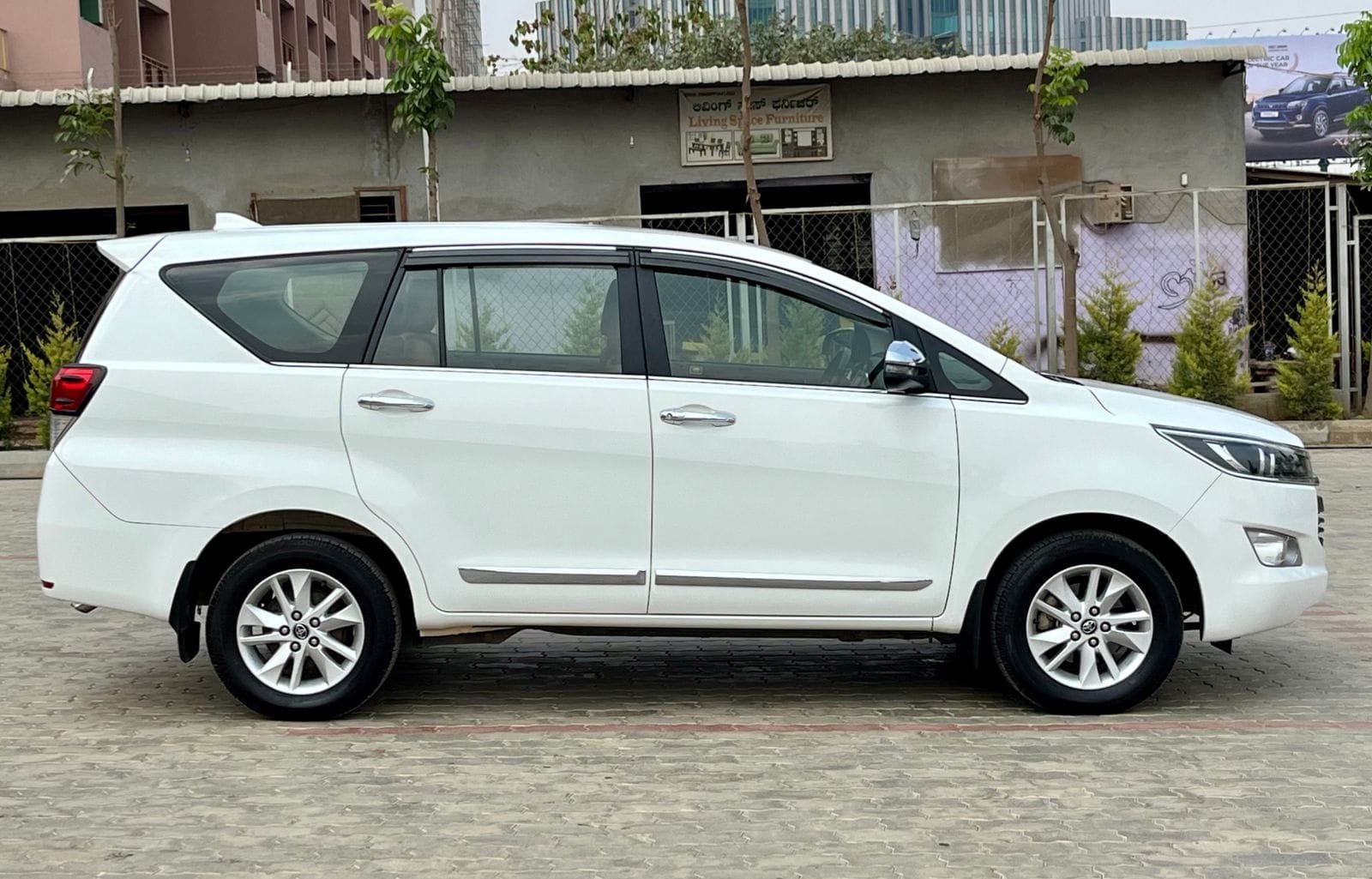2019 Toyota Innova Crysta 2.4 V AT
