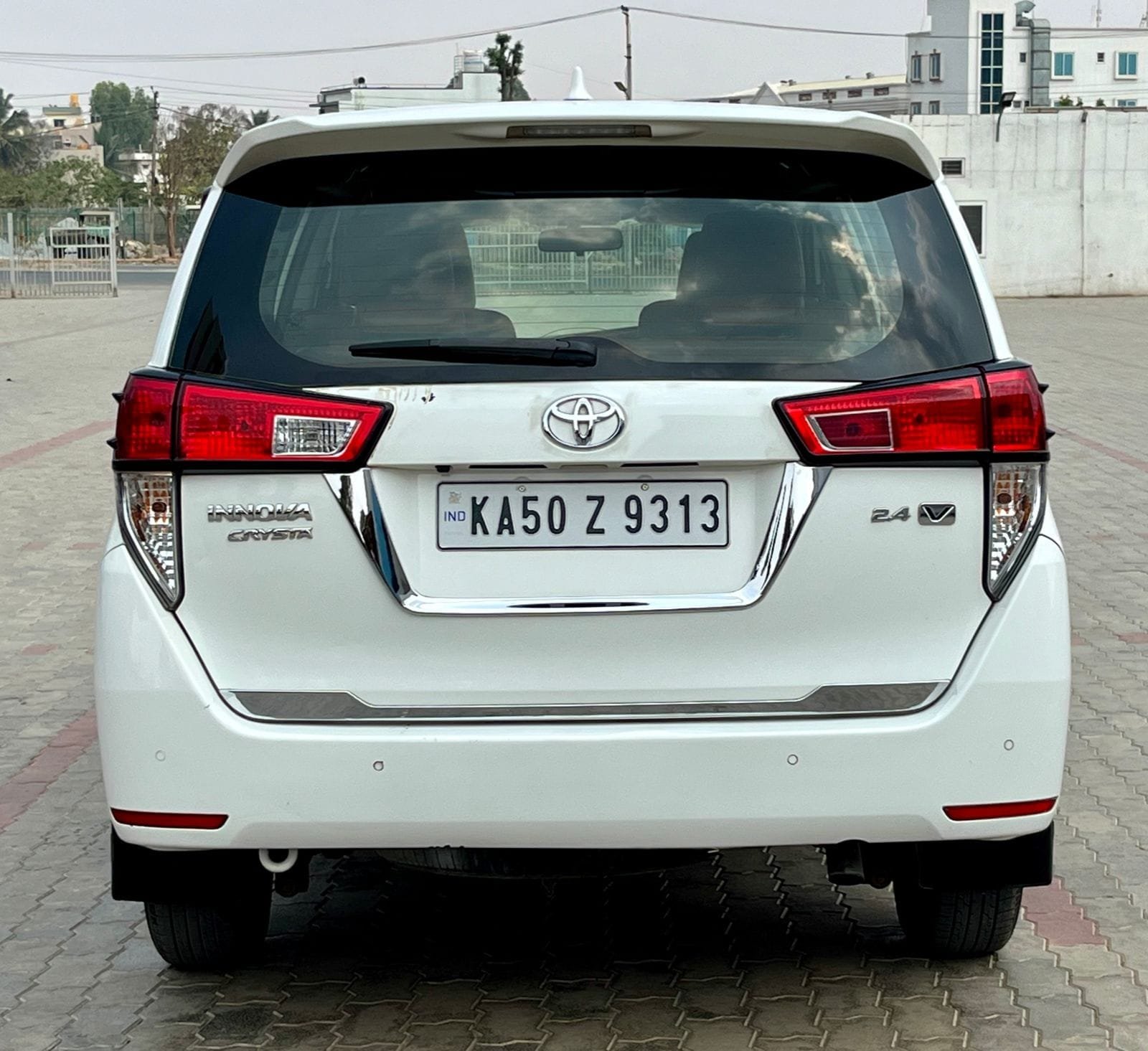 2019 Toyota Innova Crysta 2.4 V AT