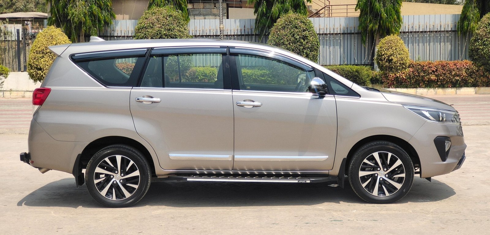 2021 Toyota Innova Crysta 2.4 Z Manual