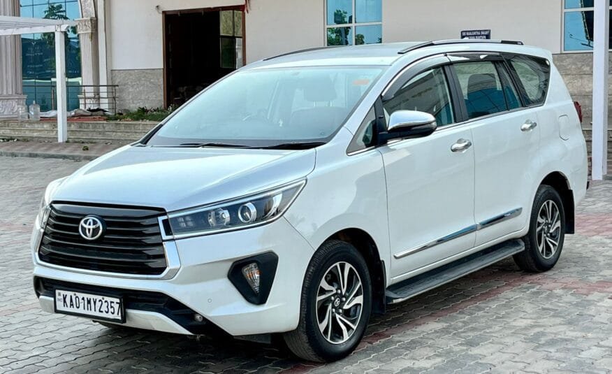 Toyota Innova Crysta 2.4V MT 2022