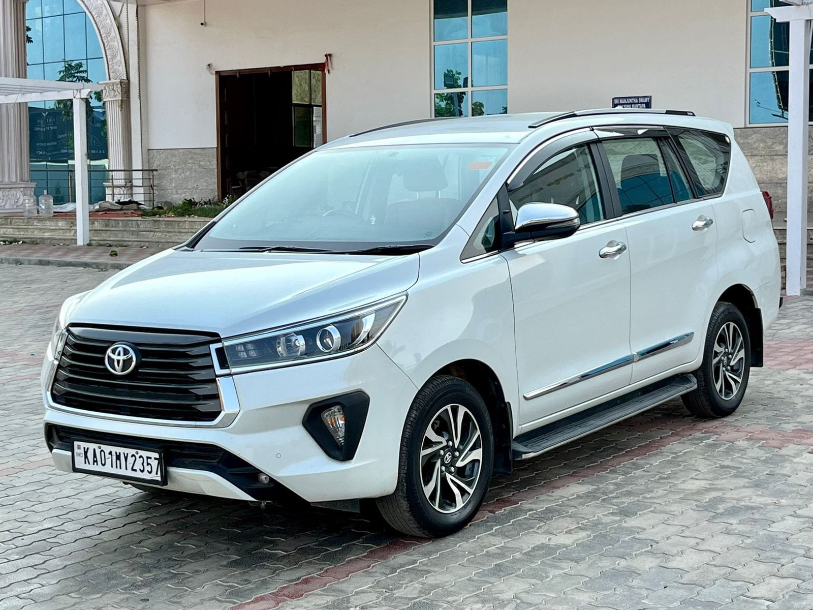 Toyota Innova Crysta 2.4V MT 2022
