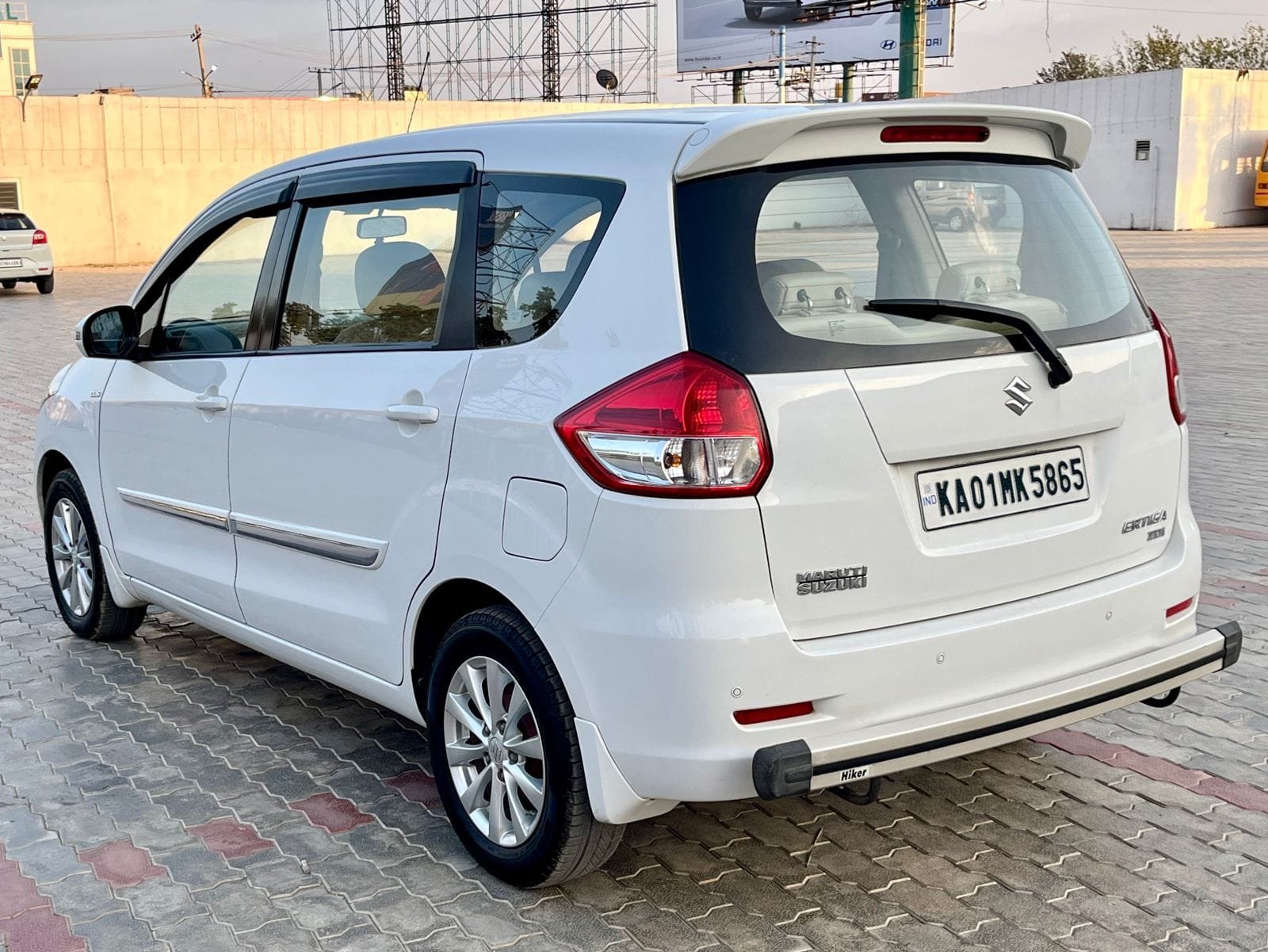 Maruti Suzuki Ertiga ZDI – 2013 White