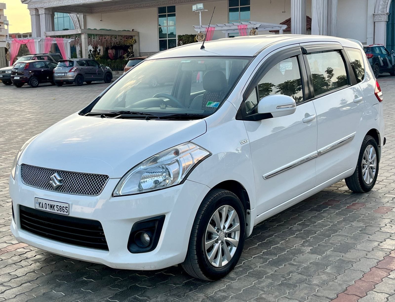 Maruti Suzuki Ertiga ZDI – 2013 White