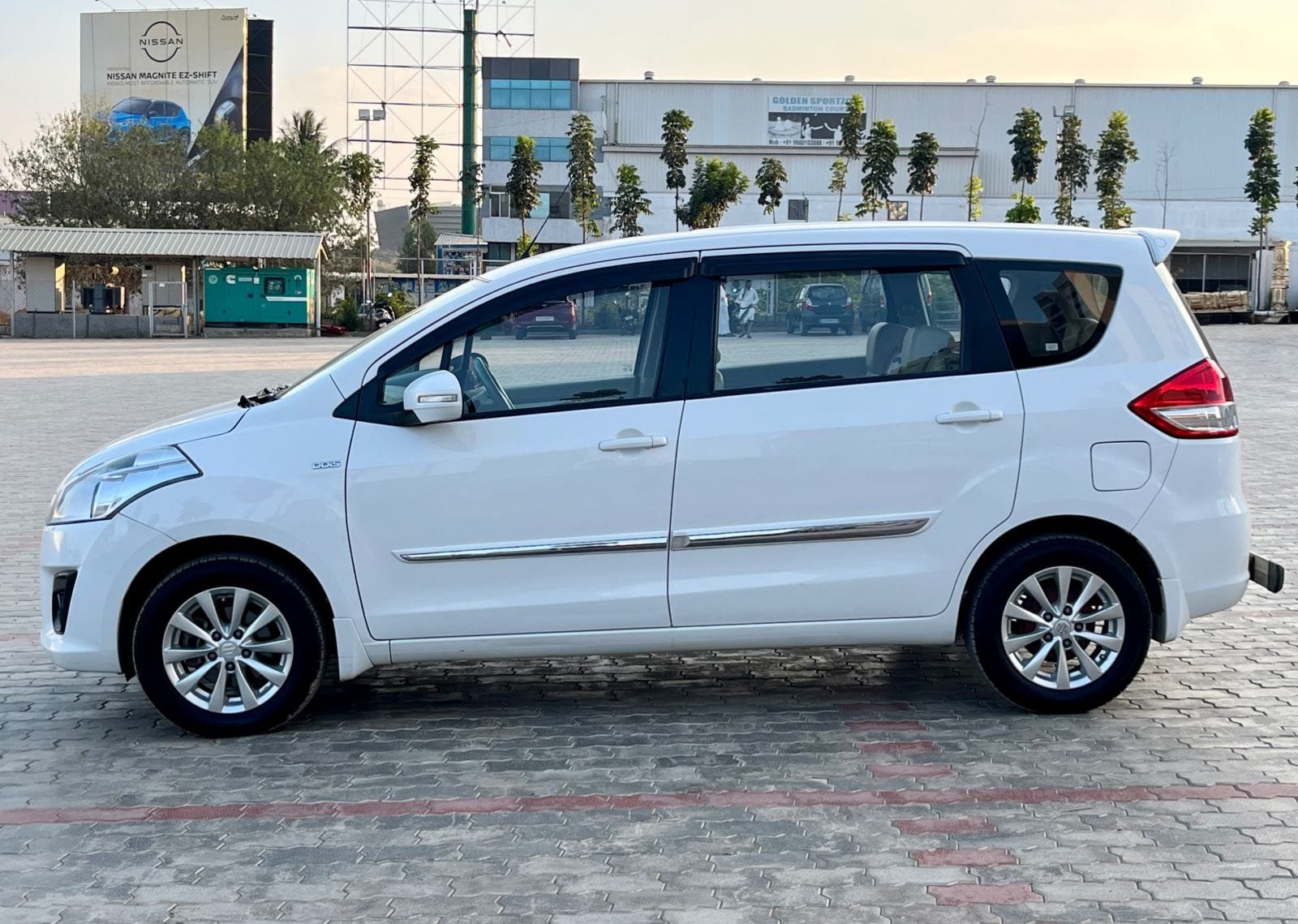 Maruti Suzuki Ertiga ZDI – 2013 White