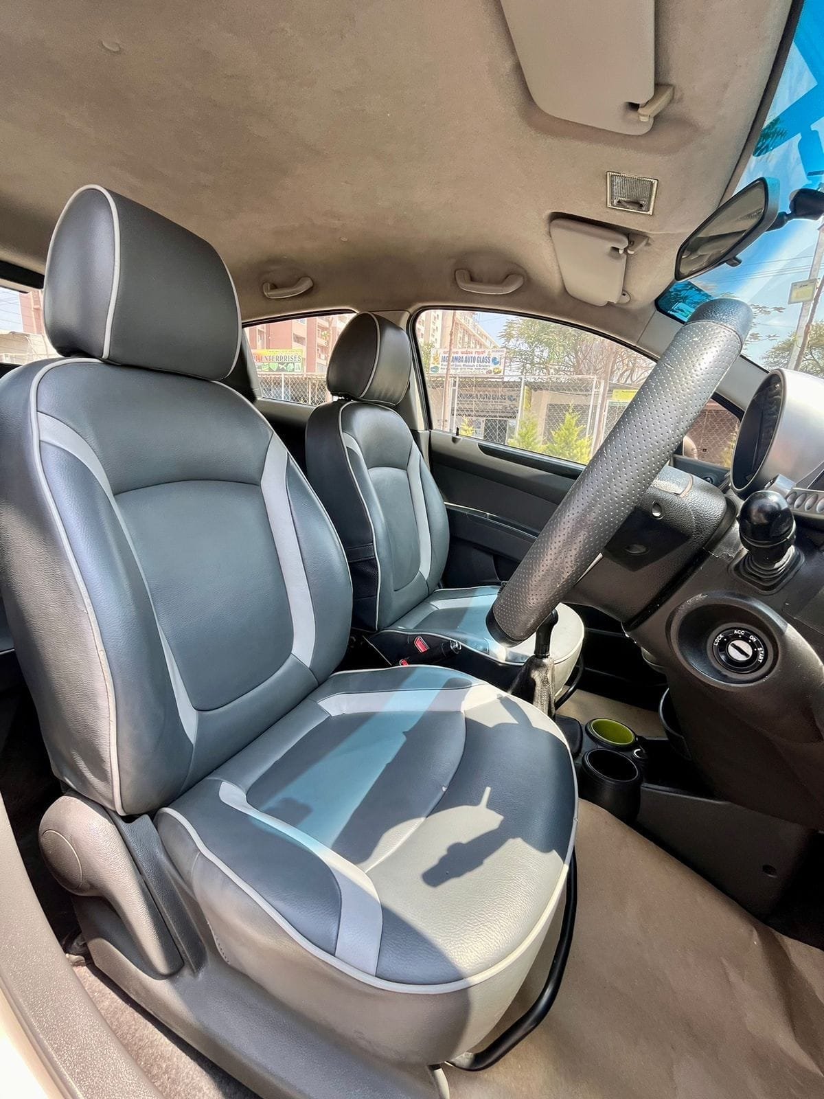 2010 Chevrolet Beat LT – Petrol Hatchback