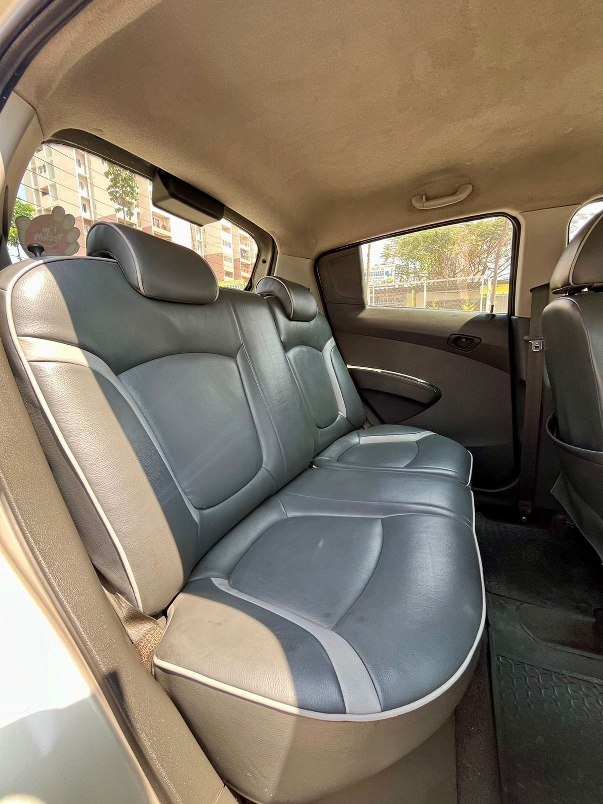 2010 Chevrolet Beat LT – Petrol Hatchback