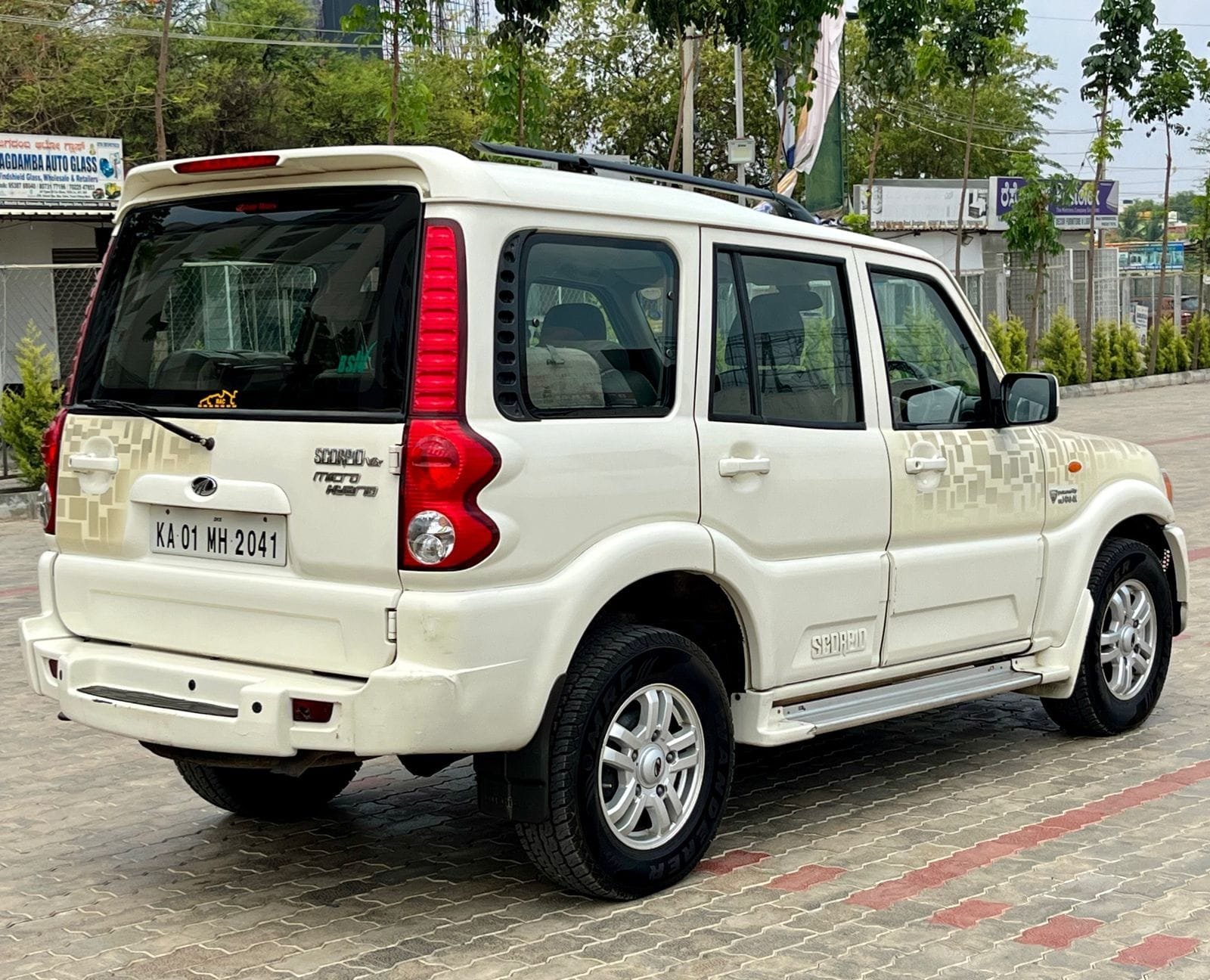 Mahindra Scorpio VLX 2011