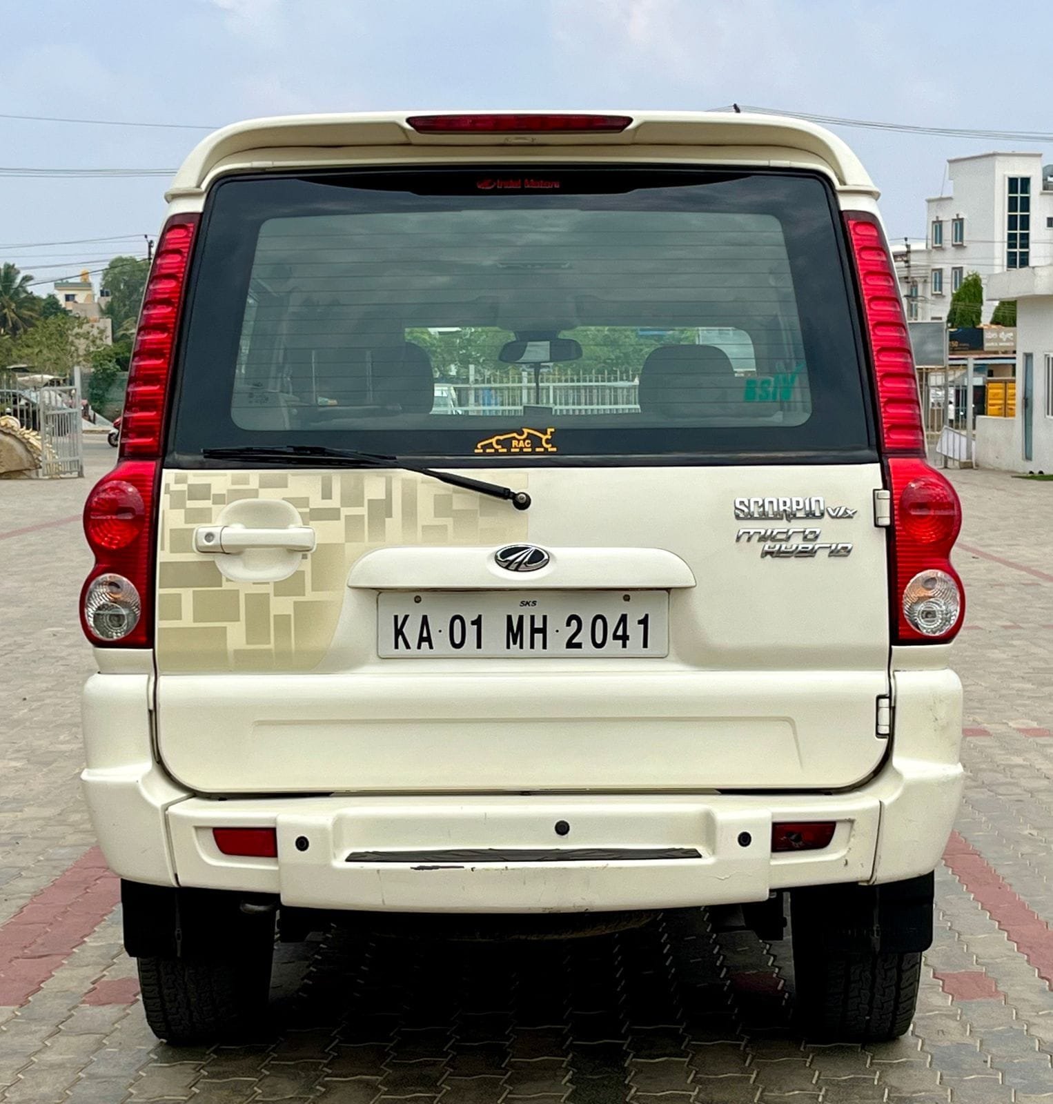 Mahindra Scorpio VLX 2011