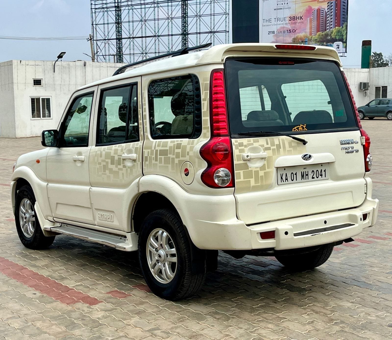 Mahindra Scorpio VLX 2011