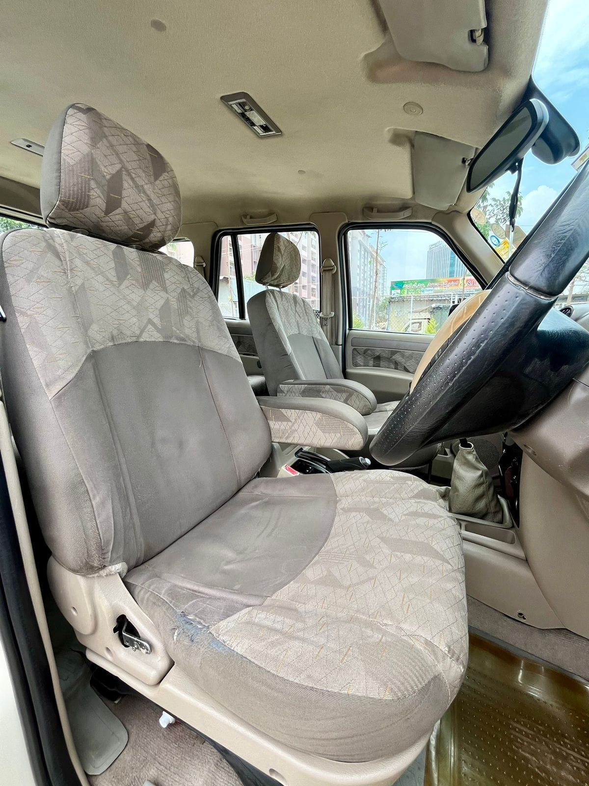 Mahindra Scorpio VLX 2011