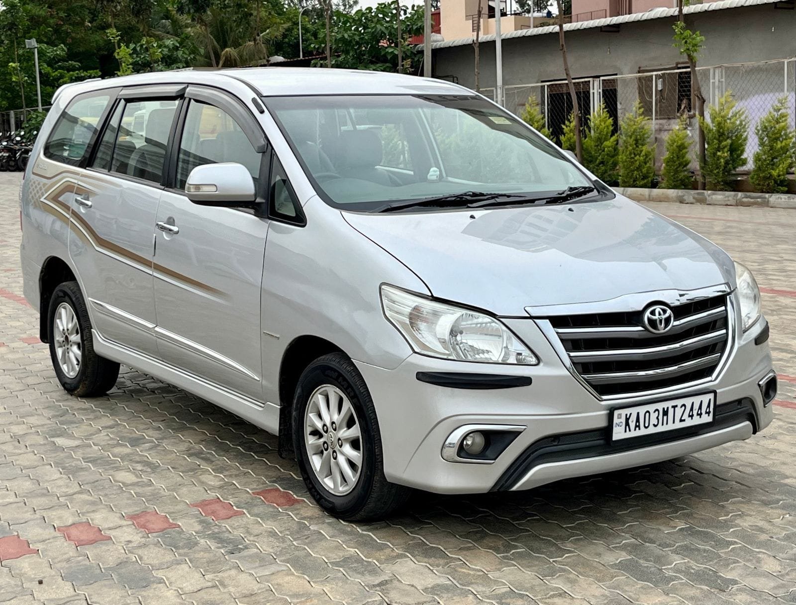 Toyota Innova 2.5 V Diesel