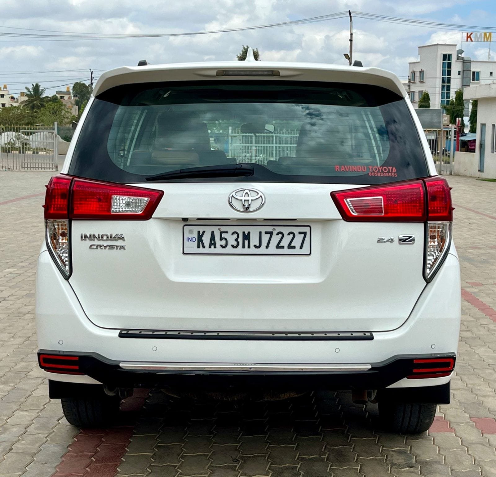 Toyota Innova Crysta 2.4 Z – Excellent Condition